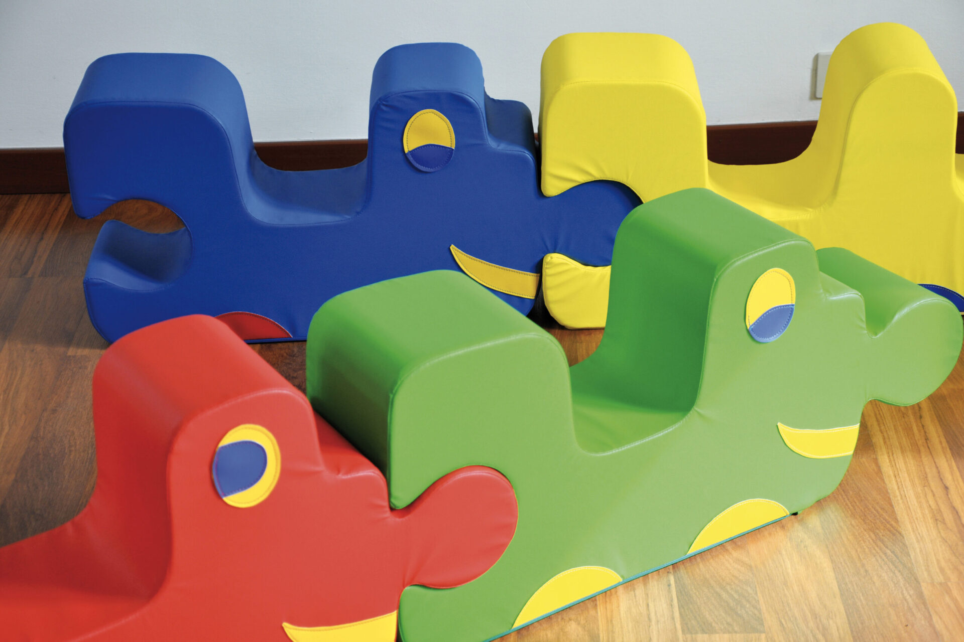 KINDERGARTEN COLORED SOFT TRAIN scaled