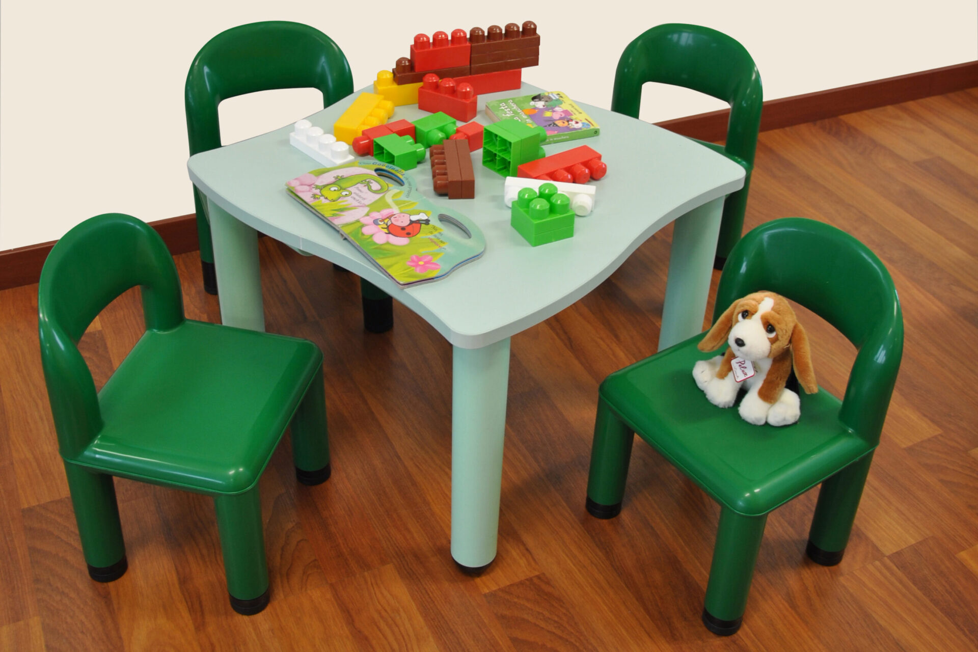 S18 kindergarten plastic chair scaled