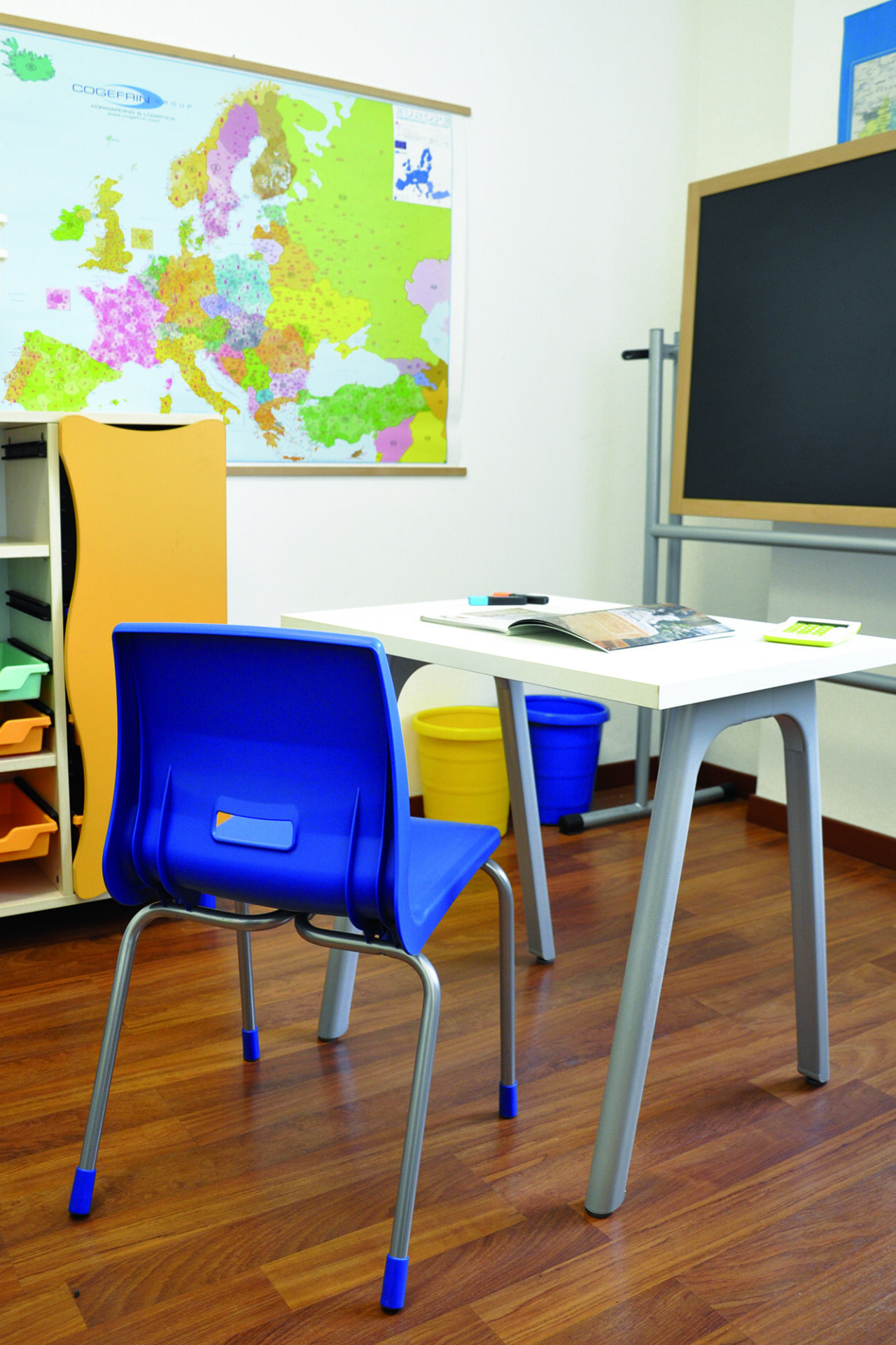 S40 CLASSROOM CHAIRS